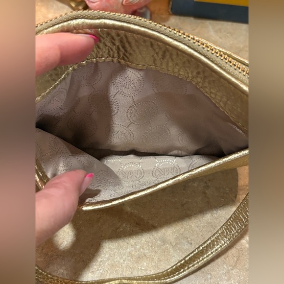 Michael Kors Gold Pebble Grain Leather & Sequence Wristlet W Strap - Picture 8 of 11